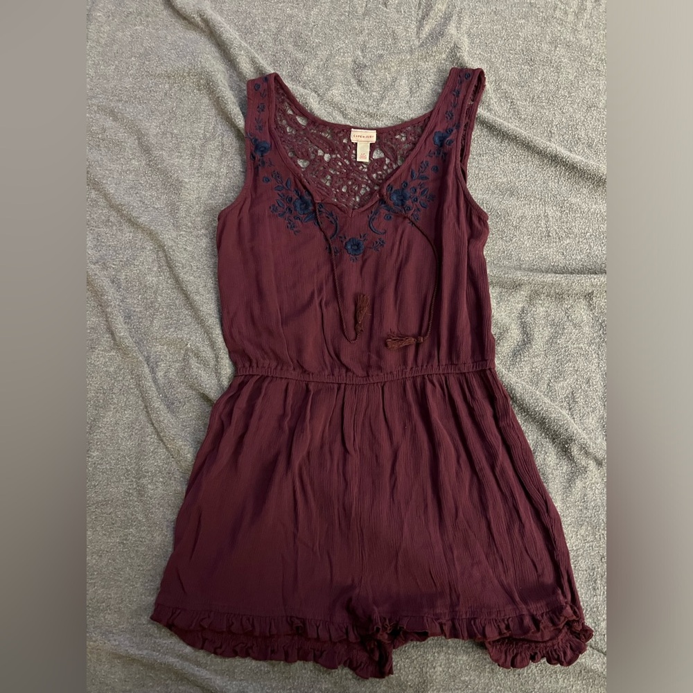 Camp Juby burgundy romper adult small women's shorts sleeveless